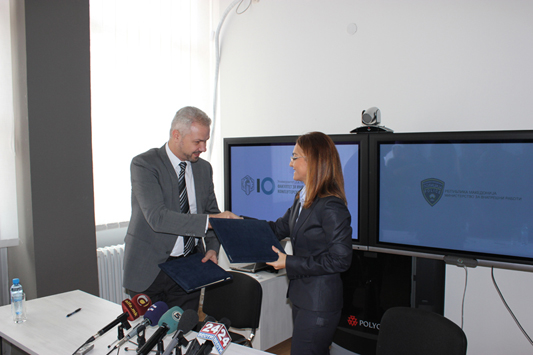  /> </div>
</body></html>